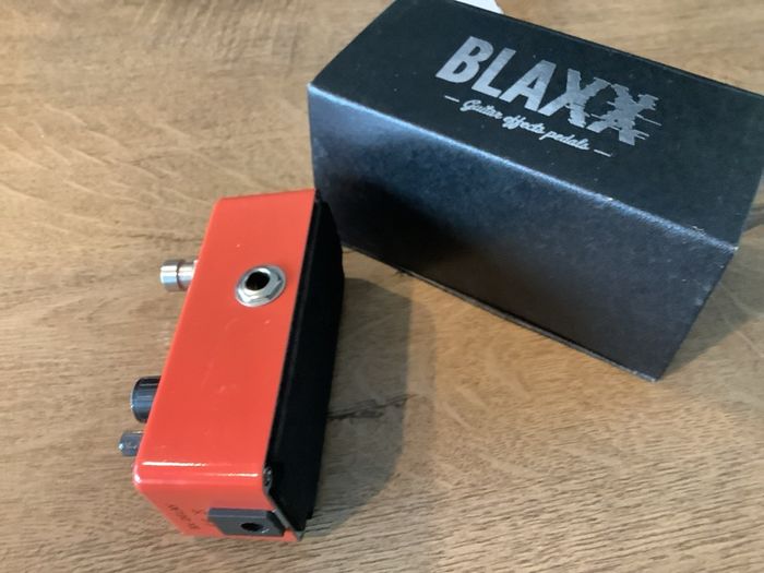 BLAXX Stagg Analog Delay guitar pedal box (Boss DM-2 copy)