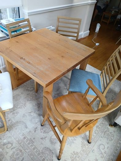 Extendable Kitchen Table and chairs