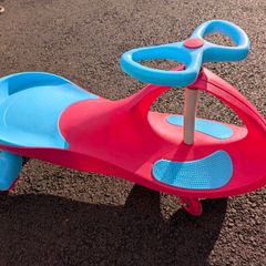 Pink wiggle car
