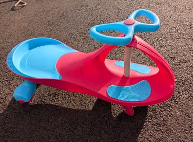 Pink wiggle car
