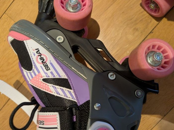 Adjustable Kids Roller Skates (SENHAI Size 1-4)