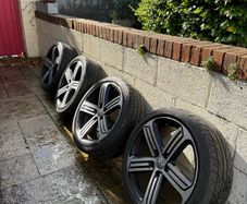 Genuine VW Cadiz Alloys + Tyres