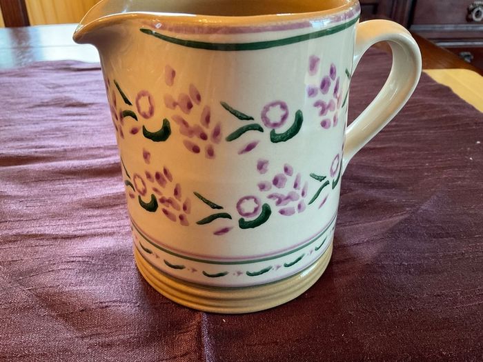 Nicholas Mosse Lavender  FURTHER REDUCED.  Washington Creek USA , a set if two jugs , a 4 inch creamer and a four and a  half inch cylinder jug