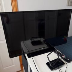 Bush 32' Smart TV (Needs LED Strip / Repair)