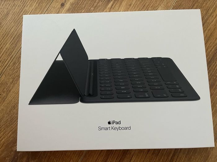 Apple iPad (7th generation) Smart Keyboard