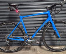 Giant Contend SL disc road bike