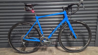 Giant Contend SL disc road bike