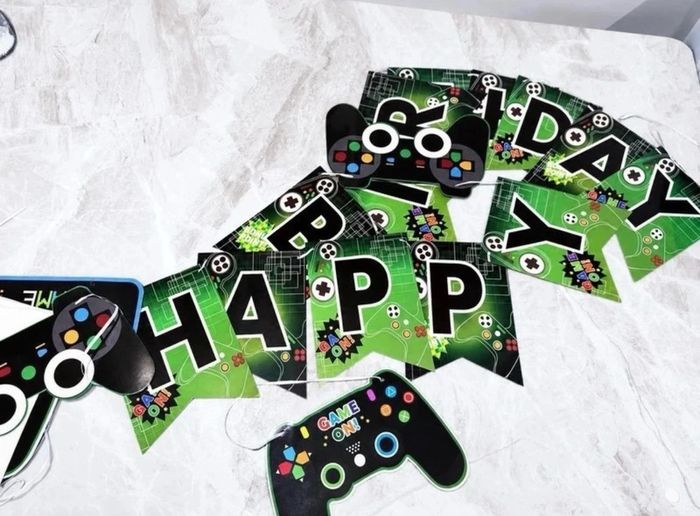 Pre Owned Gamer / Minecraft Style Birthday Party Decorations Bundle Set