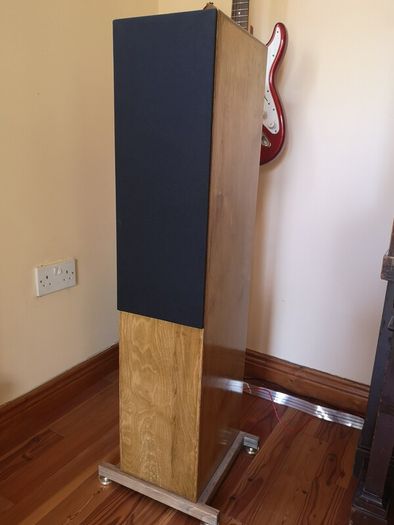 Floor Standing Loudspeaker