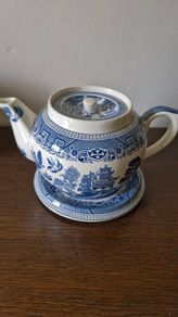 Vintage Arklow Pottery Blue Willow Teapot & Matching Stand Trivet Made in Ireland