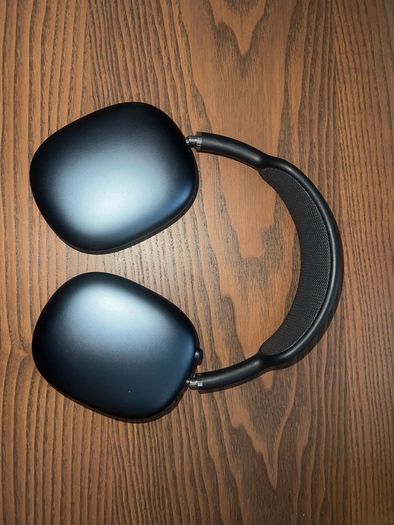 Original Apple AirPods Max Gen 2