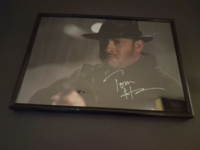 Handsigned Tom Hanks "Road to Perdition" photo in frame