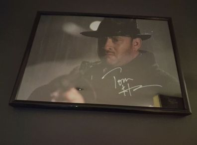 Handsigned Tom Hanks "Road to Perdition" photo in frame