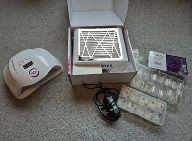 Nail lamp and dust collector