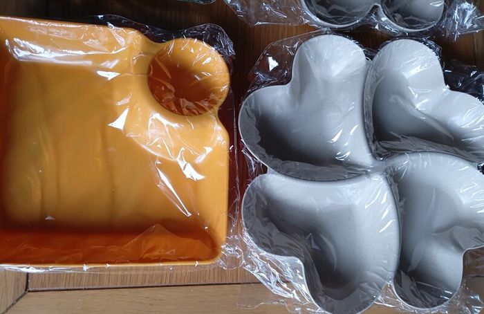 Mug & Selection of Plastic Snack Trays