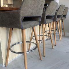 Grey Kitchen Countertop Swivel Stools x 4 in great condition