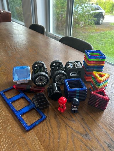 Magformers - Police Rescue plus Magformers - Police Rescue plus 30 additional tiles