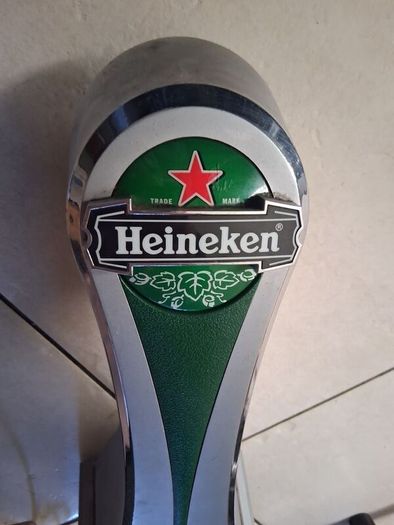 Light Up Heineken Tower font
