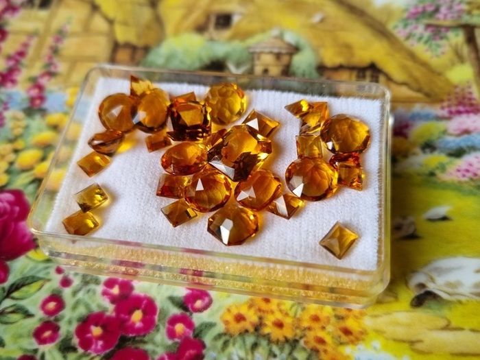 CITRINE gemstone approx 30ct