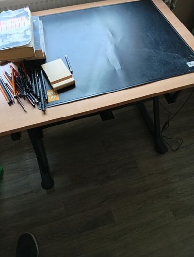 Art table