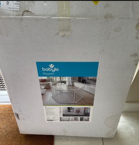 3.6m of Babylo playpen with wall connections.