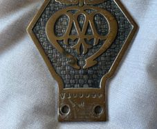 badge AA vintage