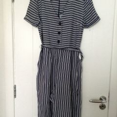 Oasis jumpsuit size 14, navy and whit stripes