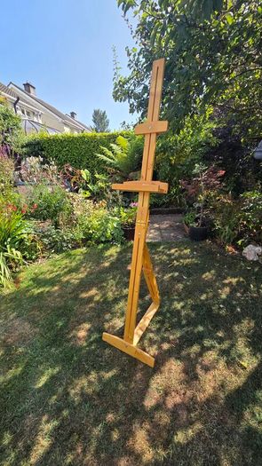 Easel