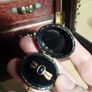 18 ct gold ring with Sapphire stone and 16 brilliant cut diamonds Image 8