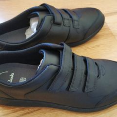 Clarks black leather 9.5G / 44 New!