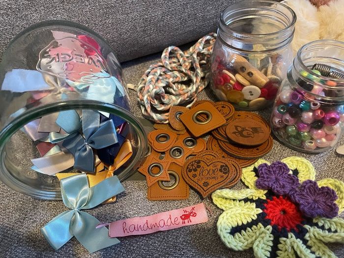 BIG Set of Craft Supplies/Accessoires (Sewing/Crochet/knitting)