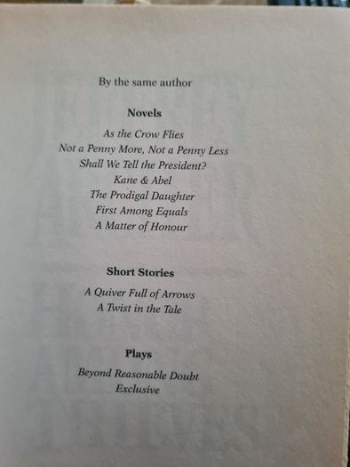 Honour Among Thieves. By Jeffry Archer. First Edition  1993.6.  First Reading. Hardback With Dustjacket In Good Condition.