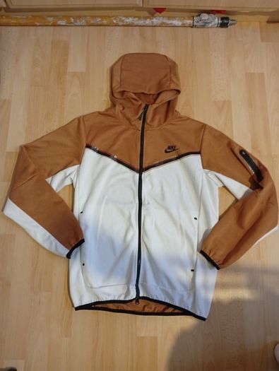 Nike Tracksuit & Matching LA Cap
