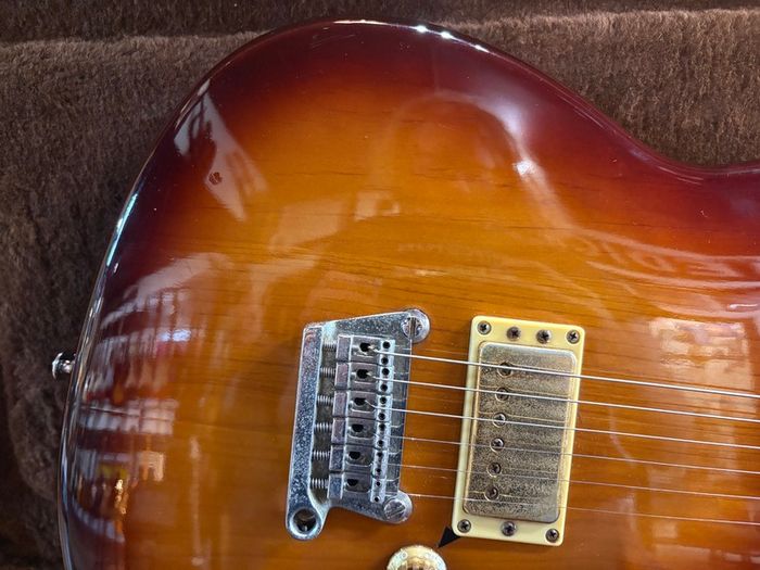 Yamaha SF3000 Super Flighter Brown Sunburst 1981