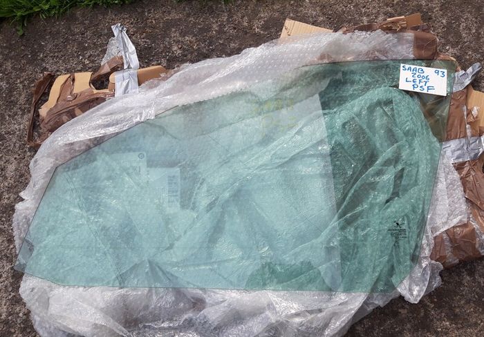 Saab 9-3 car glass