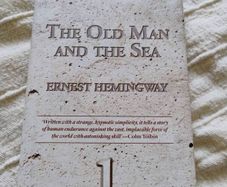 Ernest Hemingway the Old Man and the Sea hardback in very good condition FREE STANDARD POSTAGE INCLUDED