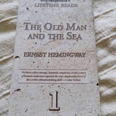 Ernest Hemingway the Old Man and the Sea hardback in very good condition FREE STANDARD POSTAGE INCLUDED