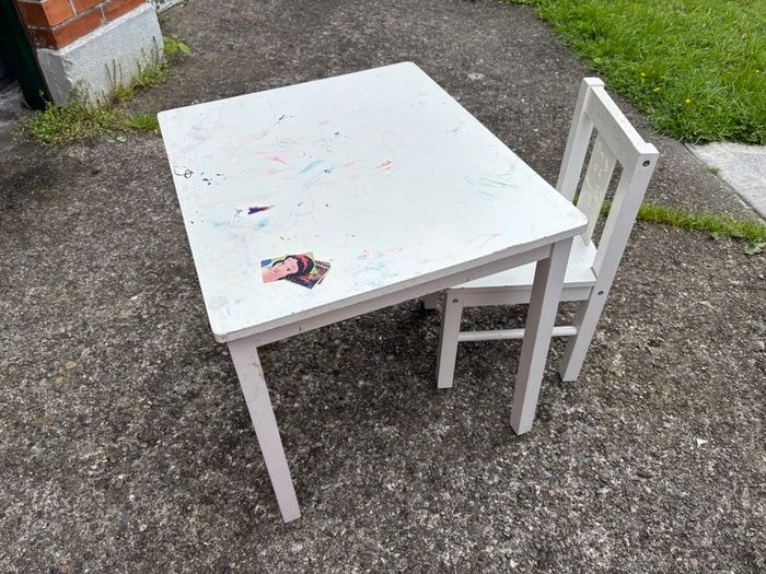 Kids desk