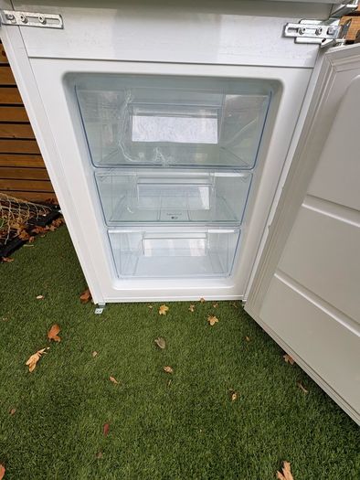 Oven/Microwave & Fridge