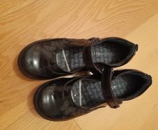 Girl's shoes