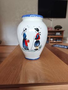 hand painted Brittany vase