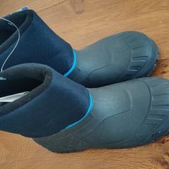 Quechua Kids' Warm Waterproof Snow Hiking Boots Size 34/35 (Model SH100) from Decathlon.