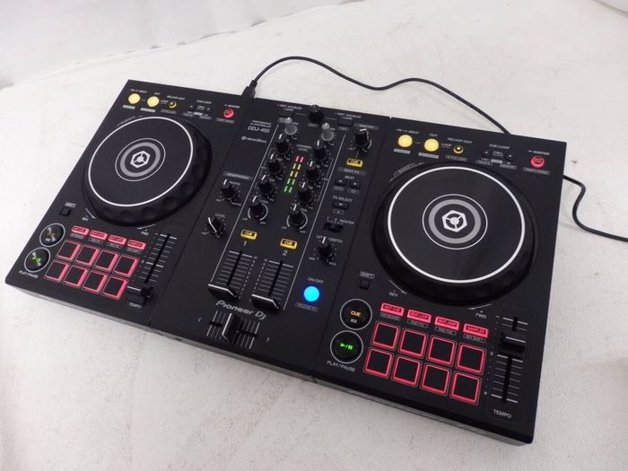 Pioneer DJ DDJ-400 Rekordbox Controller