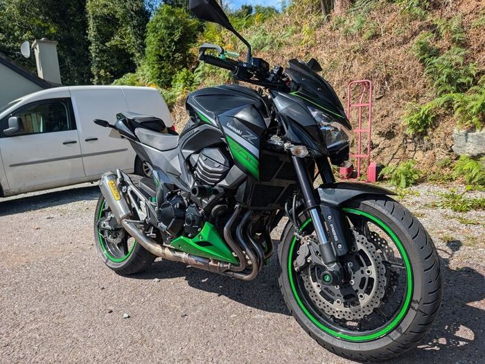 Kawasaki ZR800 2016