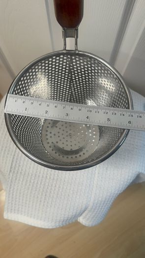 colander food strainer with wooden hook handle