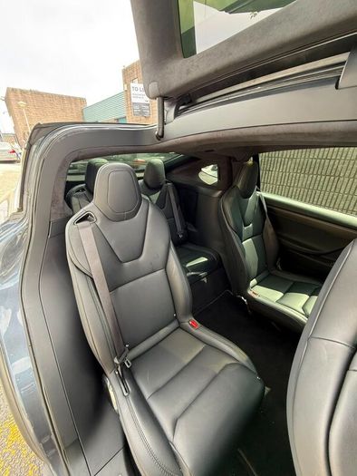 Tesla Model X 2020 - 6 Seaters