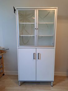 Display cabinet in excellent conditions