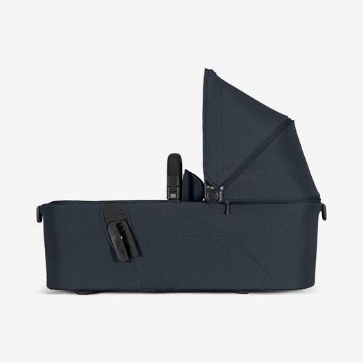 Looking for joolz aer 2 cot in Navy