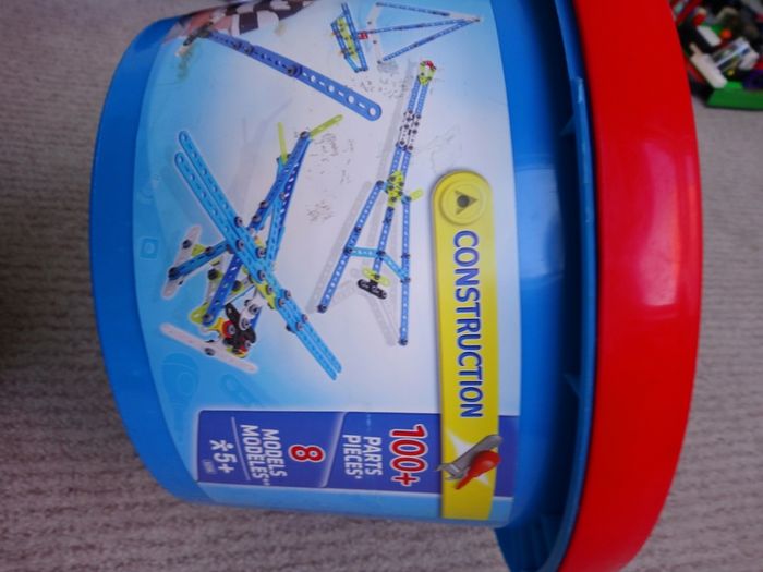 Meccano Construction set age 5 over 100 pieces