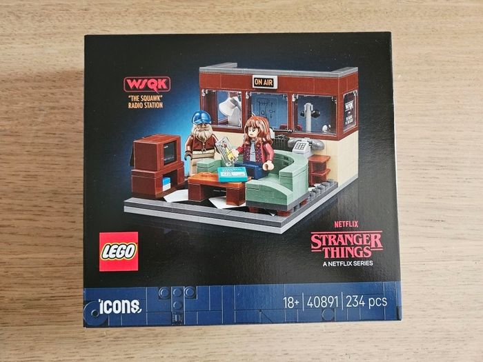 lego stranger things limited edition 40891 wsqk the squawk radio station